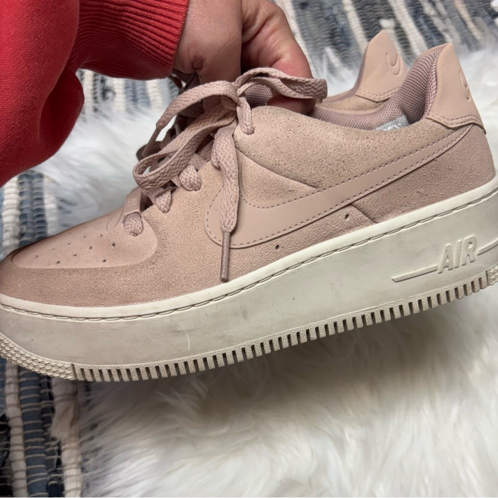 | Nike | sneakers. Size 7.5.